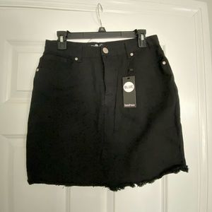 Black frayed hem denim mini skirt